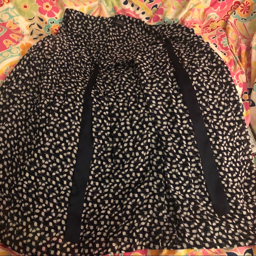 Limited sleeveless flowy top!